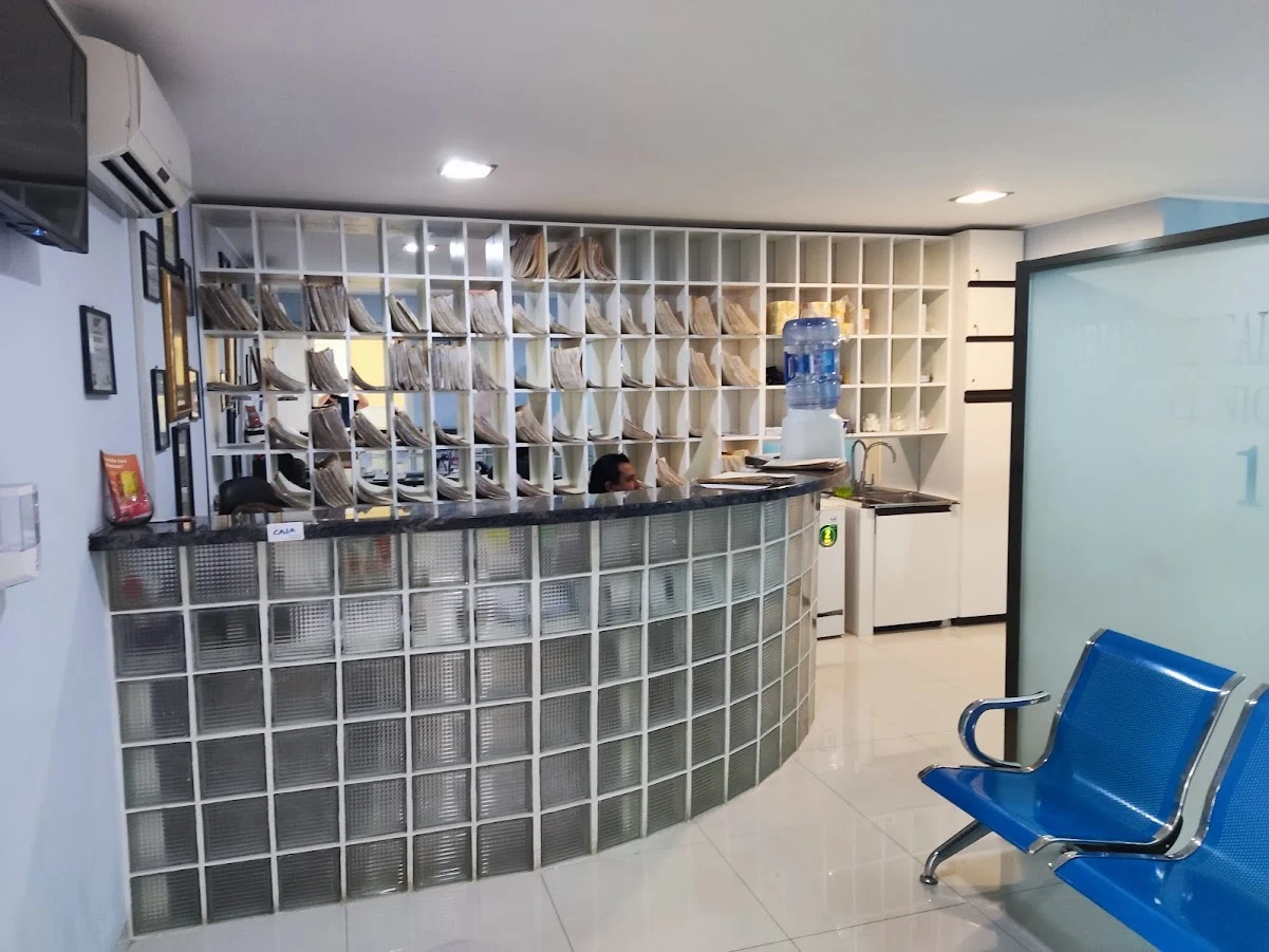 Fachada de Arias Medical Clinic Santa Cruz